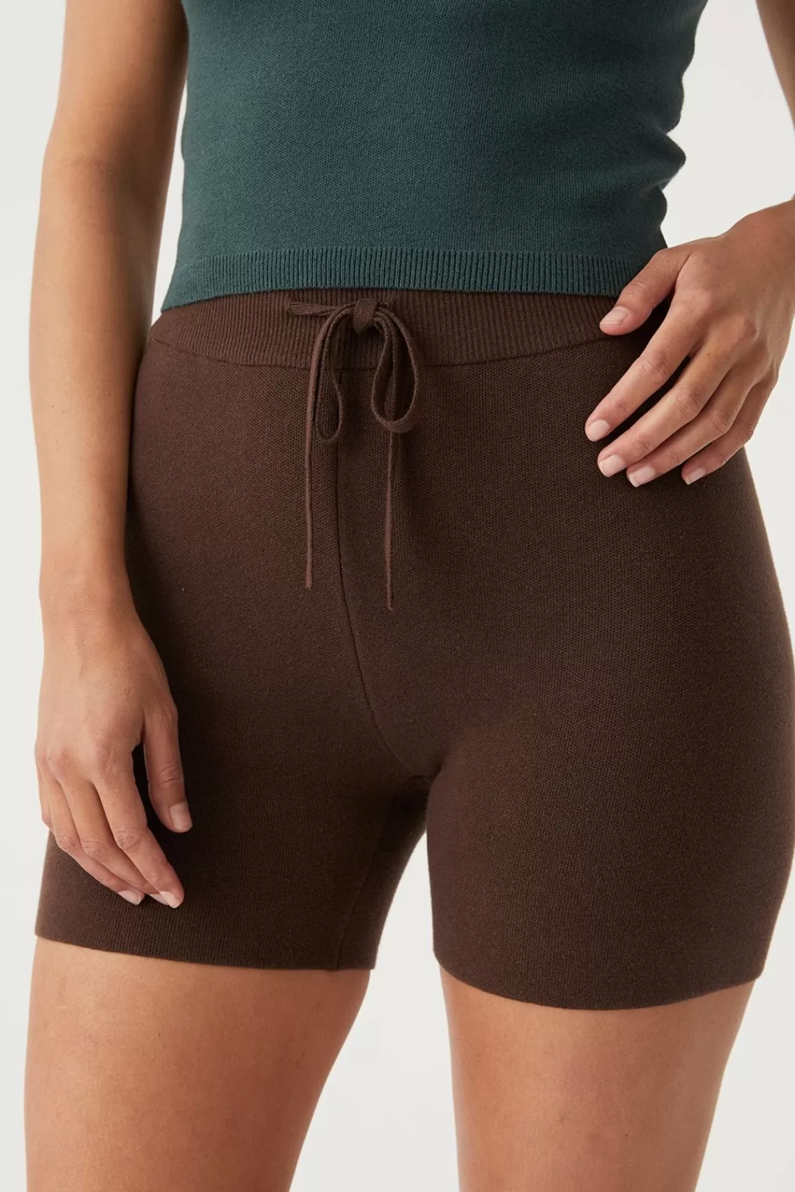 Women Arcaa Shorts>Esta Short-Chocolate