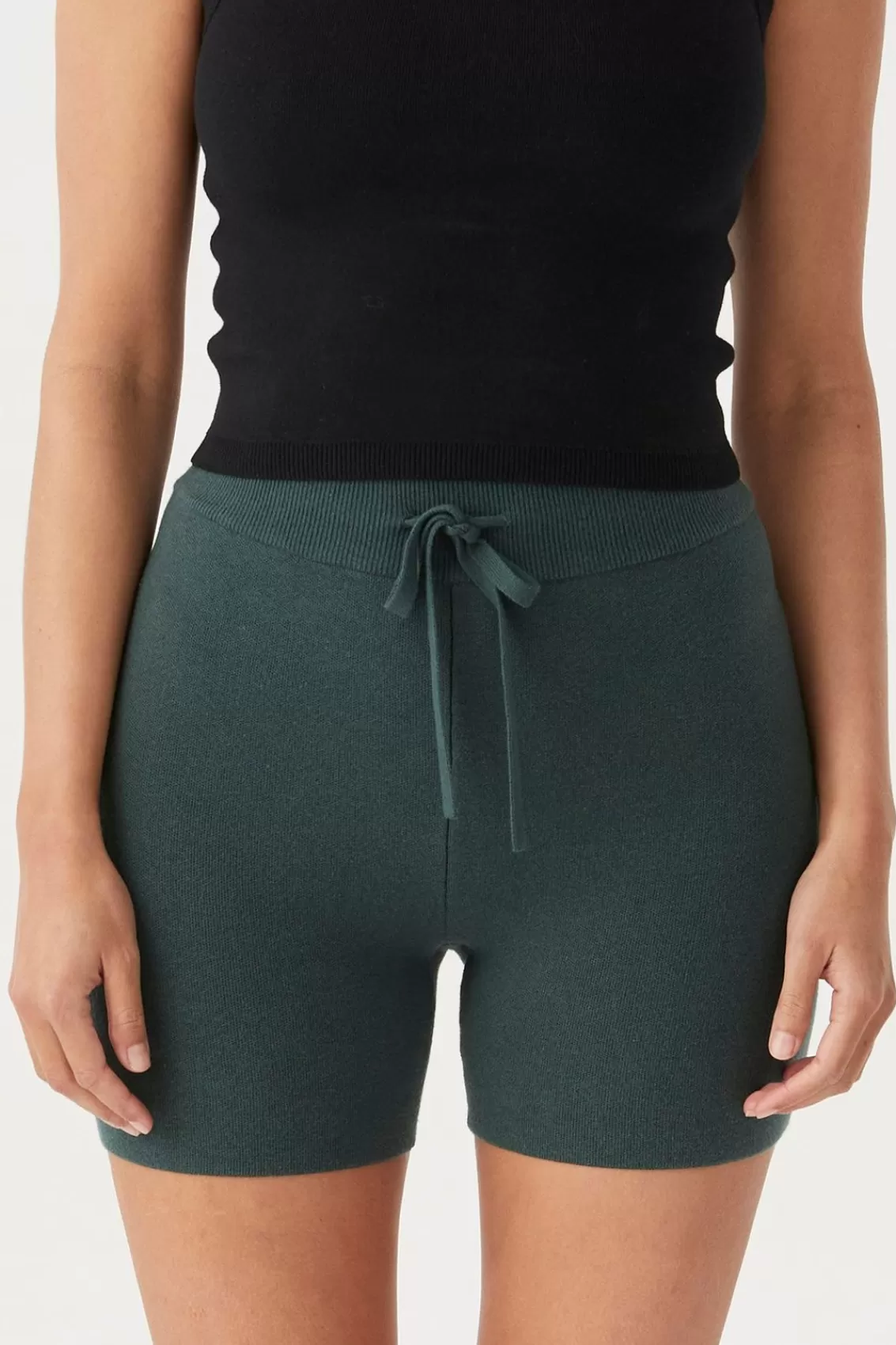 Women Arcaa Bottoms>Esta Short-Forest